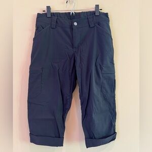 Duluth Trading Co Black Cargo Capris